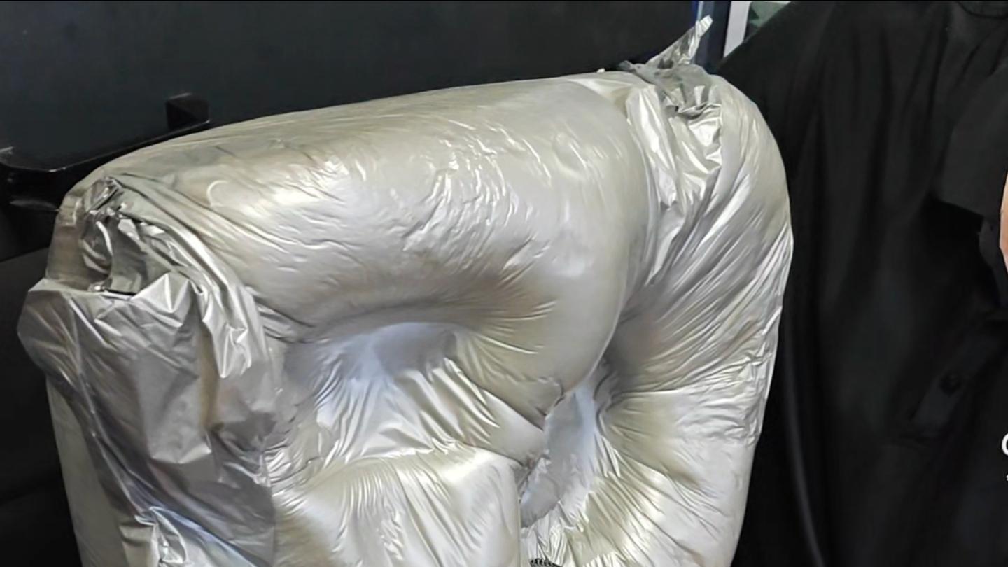 拒绝“暴力分拣”！聚氨酯双组份发泡胶如何成为流量计出口的“隐形盔甲”？
