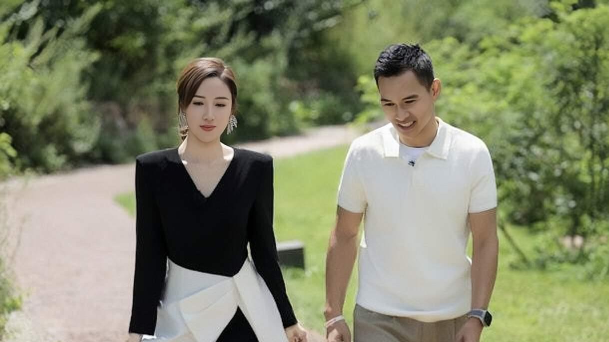 下车≠复合！ 李施嬅用八年青春换来的教训：爱情不是军训，不需要“坚持”