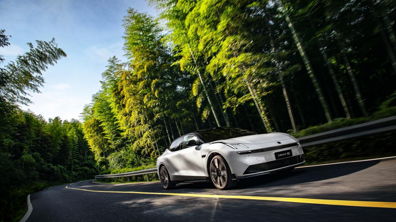 软实力爆表！领克10 EM-P的每一次OTA都在悄悄改写驾驶的“仪式感”