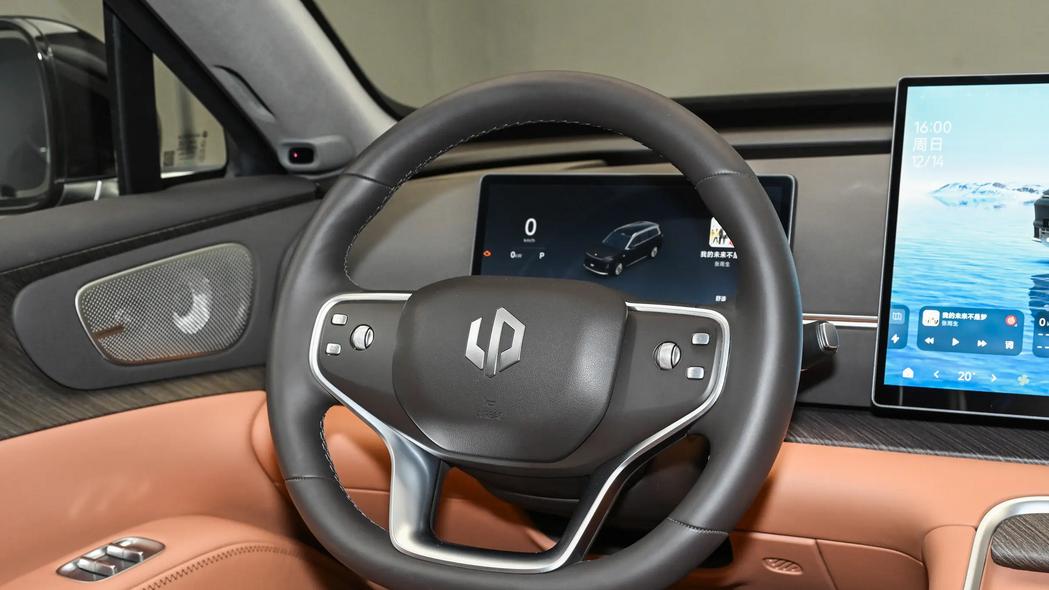 又一款旗舰增程SUV即将来袭，配80度大电池，零跑D19值得等吗？