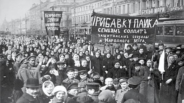 沙俄自日俄战争后内部矛盾便已激化，一战时经济崩溃导致其覆灭