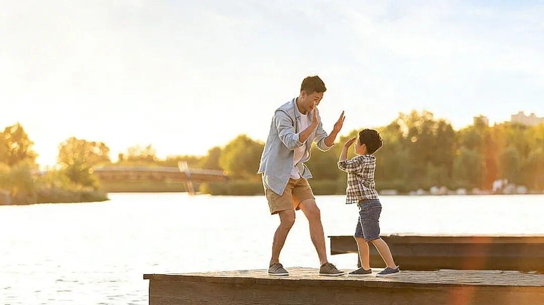 为什么孩子什么都有，却不如我们小时候快乐？