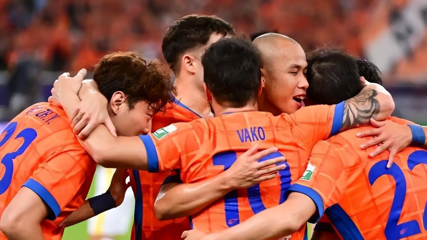 高准翼大婚国脚齐祝贺，山东泰山队又成国脚大户，段刘愚确定留队，洛佩斯离队问题需尽快解决