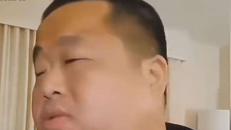 蓝战非妹妹打工月薪才4000，不愁吃喝只想找个班上，被亲戚说白眼狼断绝联系
