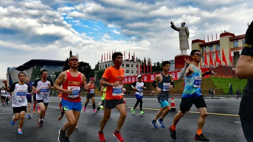 成都马拉松五年标，花落中奥路跑，凭啥？