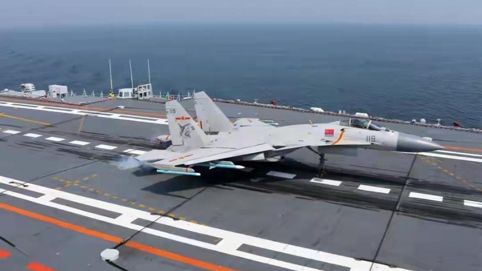 美媒关注中国船厂动态 新型舰艇发展引关注