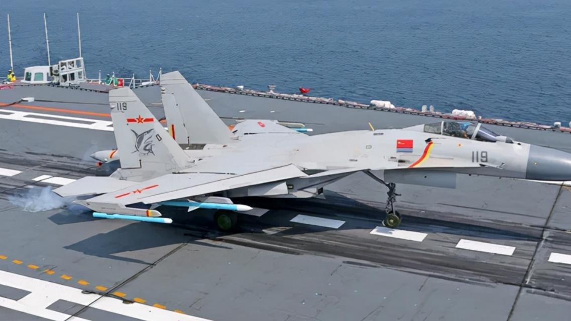 印法新军购76亿美元，歼-15对阵阵风，印度海军难逃技术痛点？