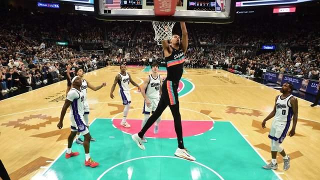 燃炸！文班亚马29分钟狂砍28+15+6+4，马刺八连胜剑指西部榜首