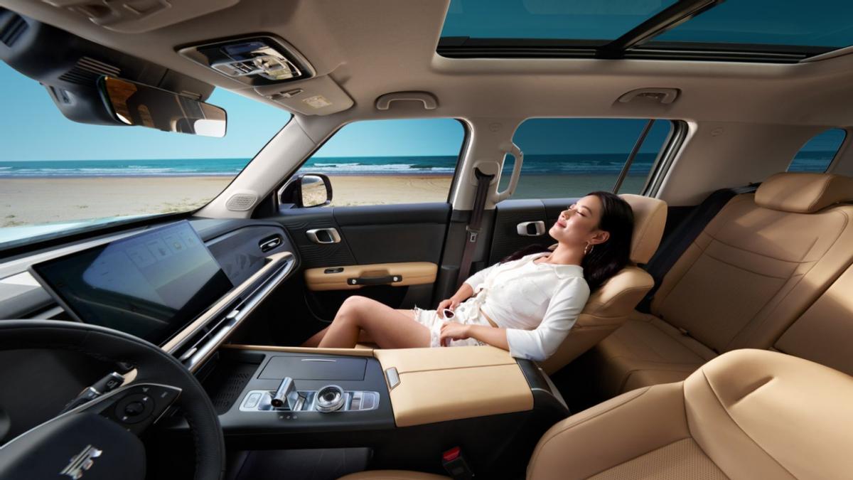 周末露营新选择：BJ30旅行家，超大空间解锁自由新体验