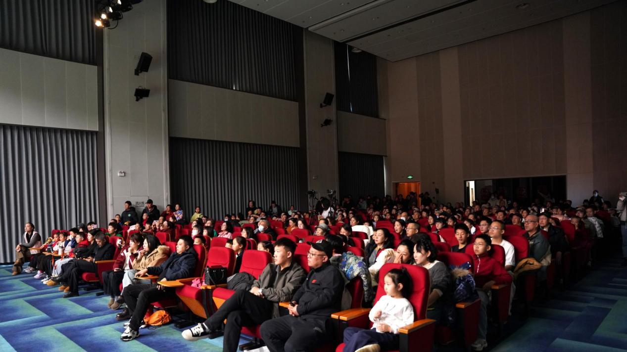 文旅融合新篇章：非遗为笔，绘就新春盛景