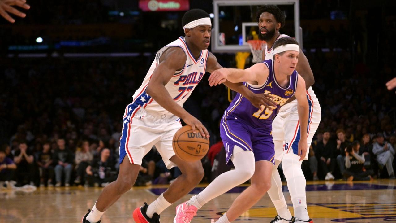 东契奇伤退詹姆斯陷低迷，里夫斯35分湖人终结76人5连胜