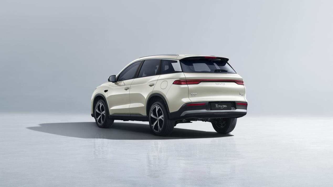 宋Pro DM-i飞驰版引领220km插混SUV进入9万级，限时9.99万起！