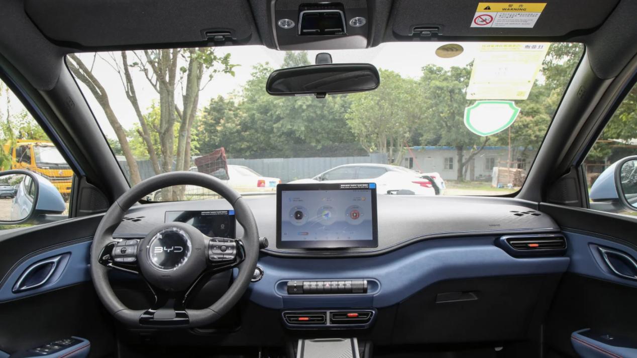 纯电续航305km，试驾体验比亚迪海鸥，城市通勤代步买它合适吗？