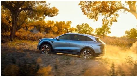 第三方桩也能超充，极氪900V充电速度颠覆行业