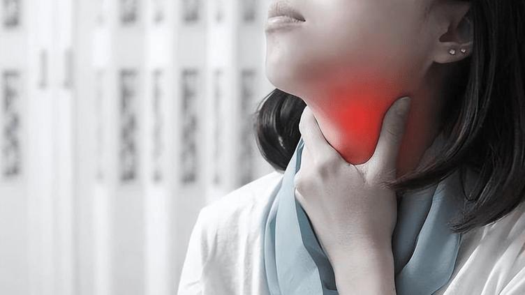 喉咙不适，别总让“咽炎”背锅：这5类情形应及时进行喉镜检查！