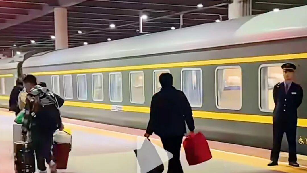 为什么今年春节绿皮火车一票难求？