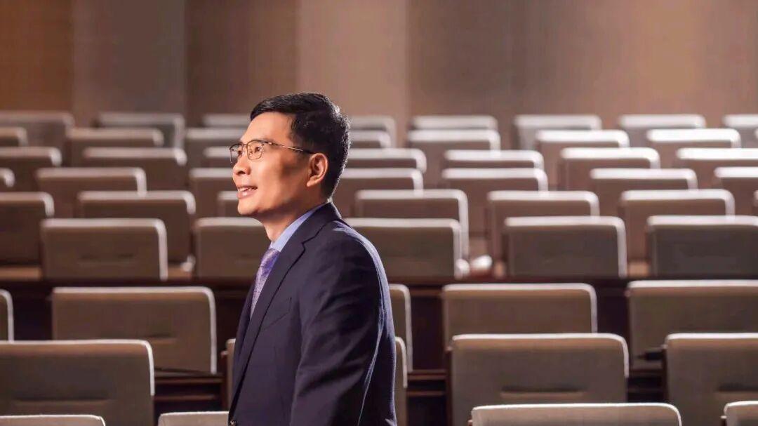 与雷军同框爆火，但海尔的未来从不在热搜上