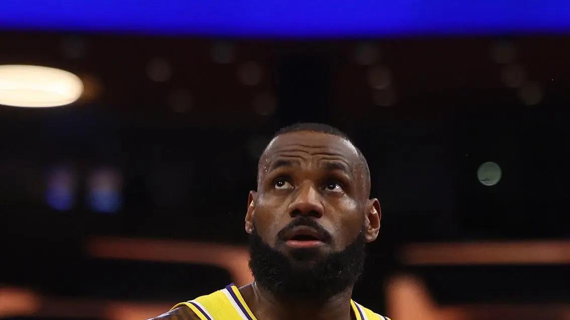 预测！詹姆斯是否能带领湖人夺冠？网友：没有浓眉，再强也不行