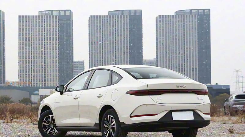 比亚迪发飙了！新款秦L DM上市，210km续航，真香