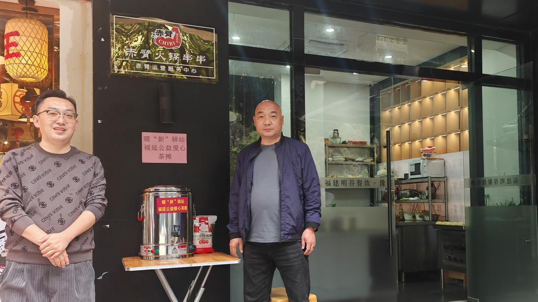 到福州豫宴吃“渣男驴肉火烧” 一口焦香解尽人间烟火气