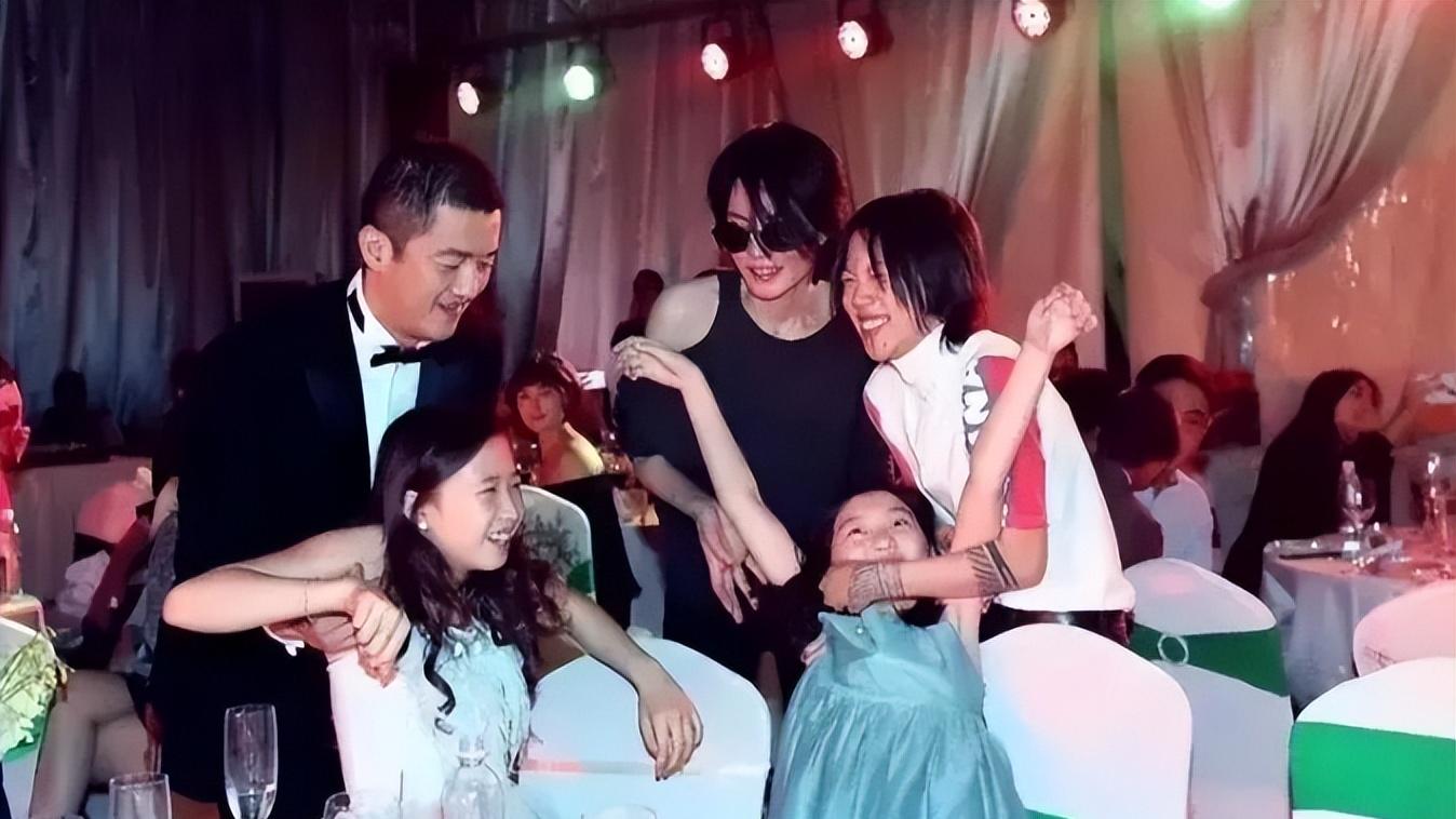 李亚鹏做生意不行，不代表他当父亲不行：父母之爱子则为之计深远