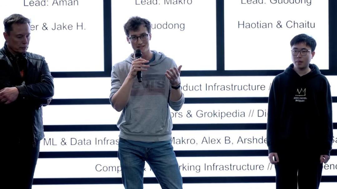 xAI全员大会现场实录，马斯克：必须去月亮