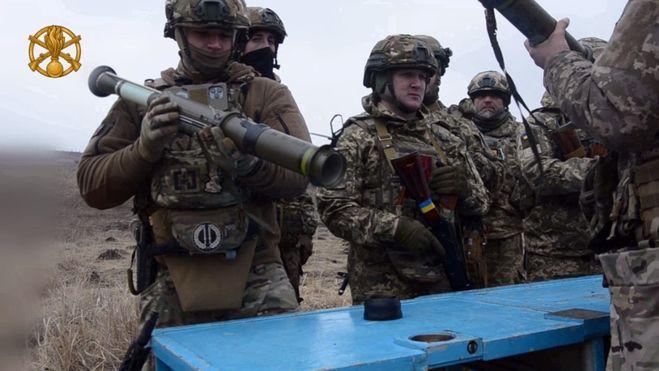 乌克兰战争实录 乌军使用的捷克产RPG-75榴弹发射器