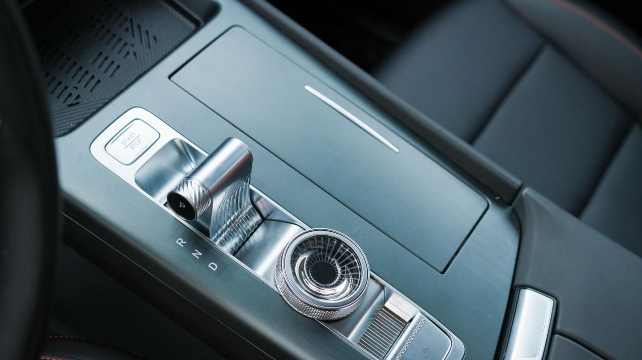 满载年货与牵挂，BJ30旅行家让返乡路成为温馨旅程