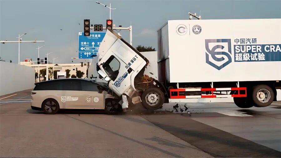 汽车行业杂耍式营销何时休？｜收官2025