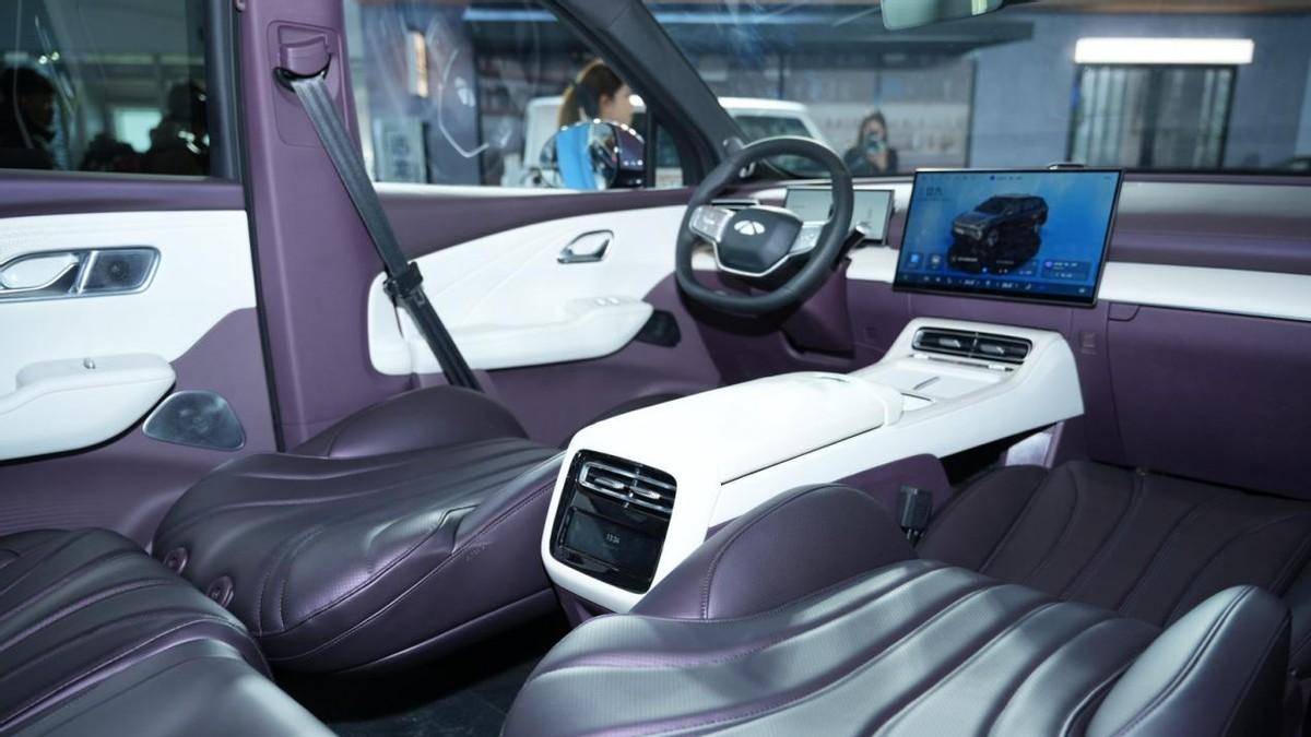 智美大五座SUV——风云T9L凭“大、美、超、享”引爆市场