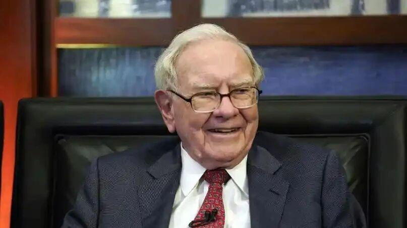 李嘉诚卖了，巴菲特囤了，两位百岁老人同时做了一件事