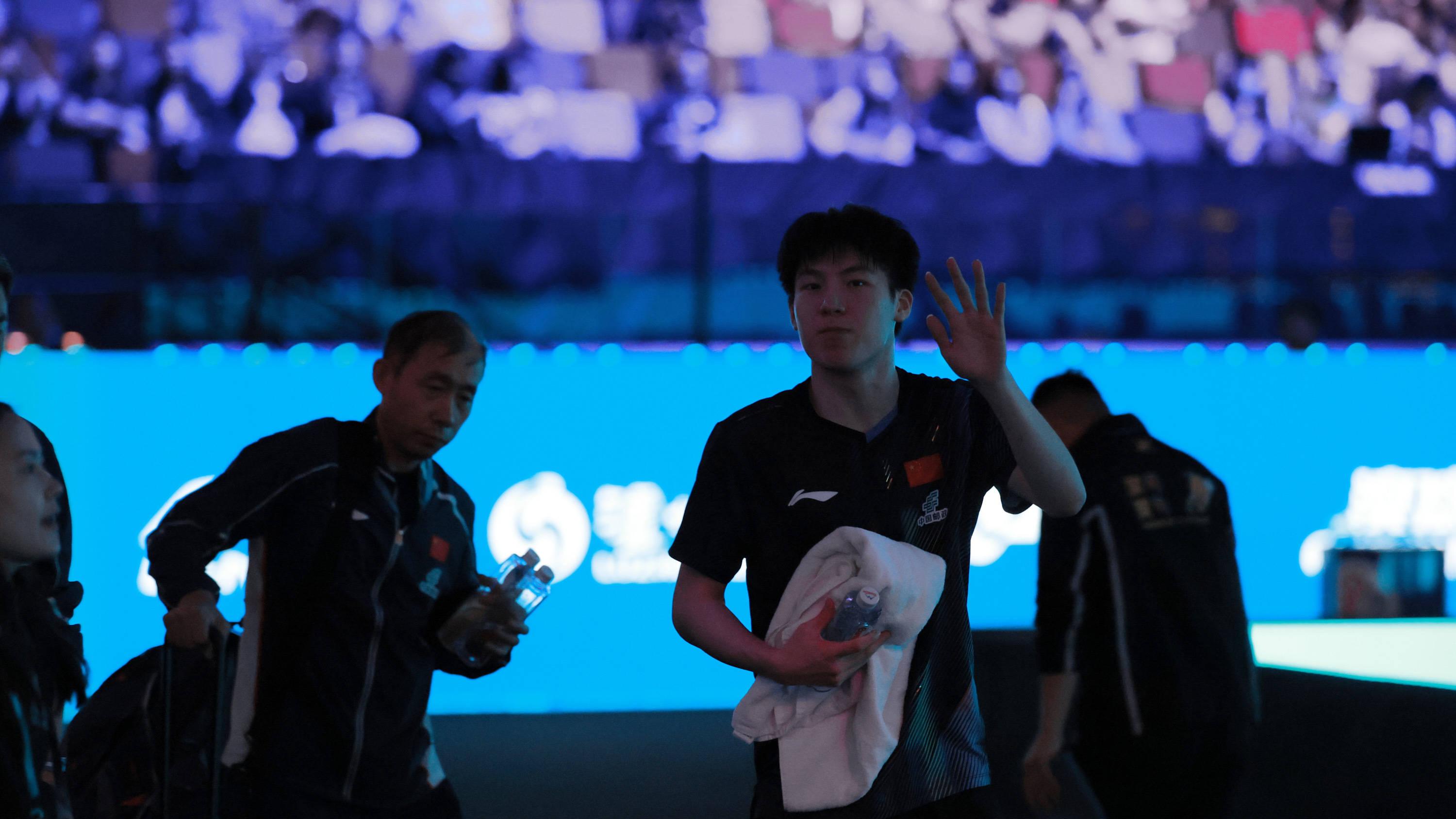 向鹏和黄友政同区，温瑞博和陈垣宇同区，都有外战压力