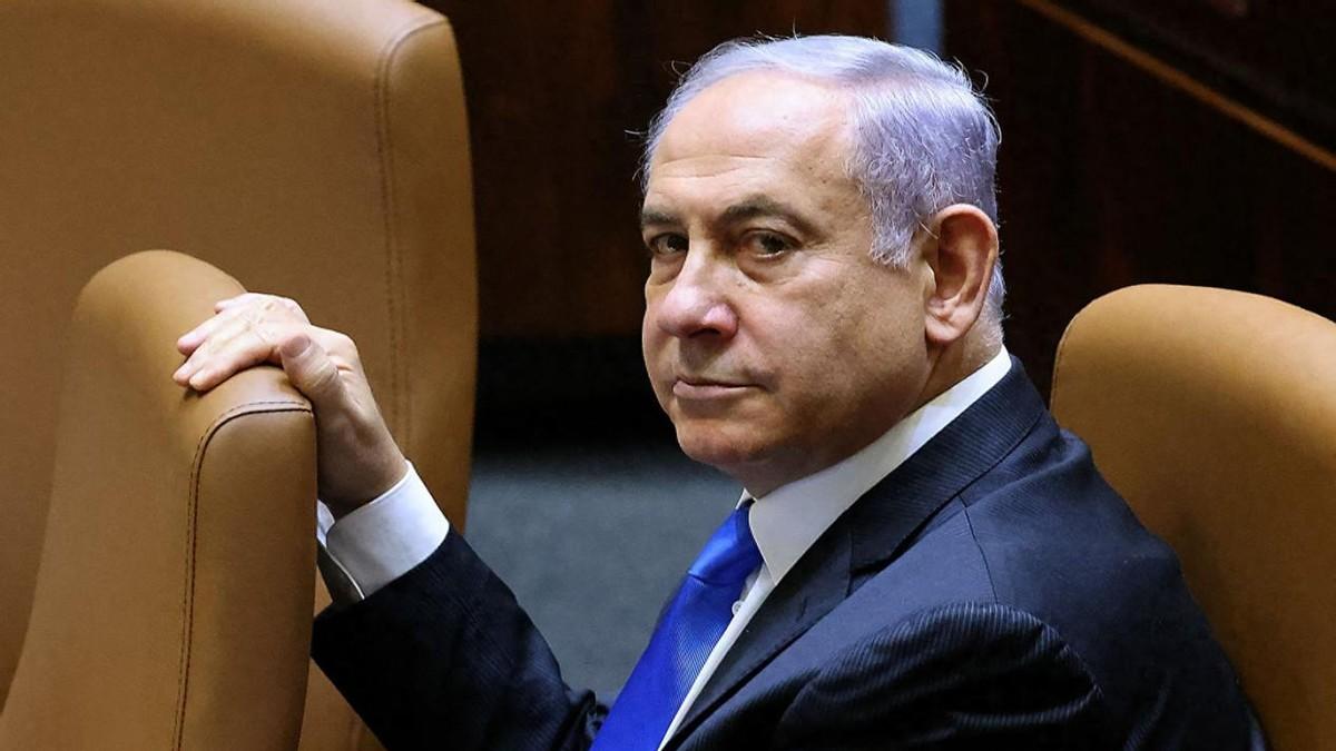 伊朗发起猛攻，100枚导弹从天而降，美基地被炸，特朗普恼羞成怒