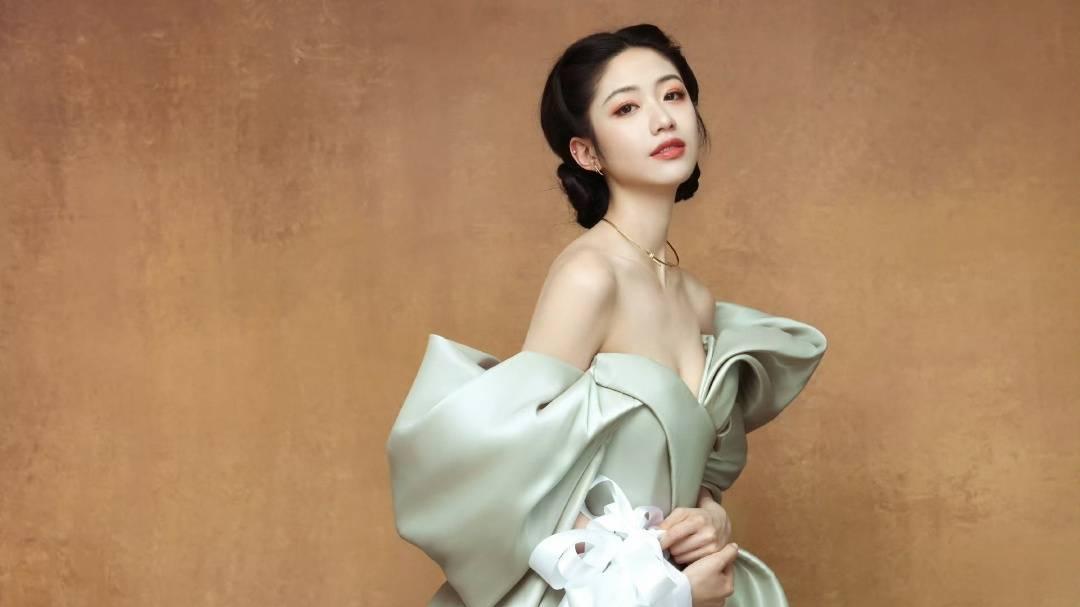 向涵之周奇家门口相拥，司晓迪爆料扯关联，恋情迷雾咋解