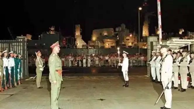 香港回归时，竟藏着一个致命漏洞是啥，我军为何要提前两小时进驻