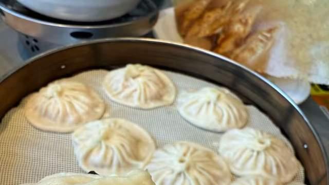 河南美食，开封这家百年老店，锅贴和美食必须安排！