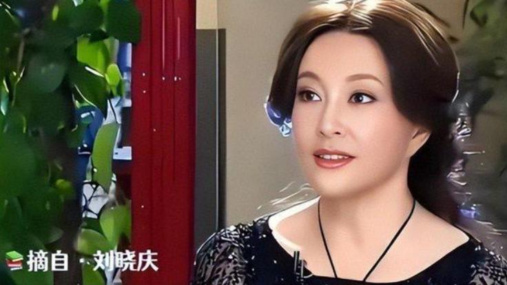 75 岁刘晓庆吻戏引争议：是艺术突破，还是强行 “扮嫩”？