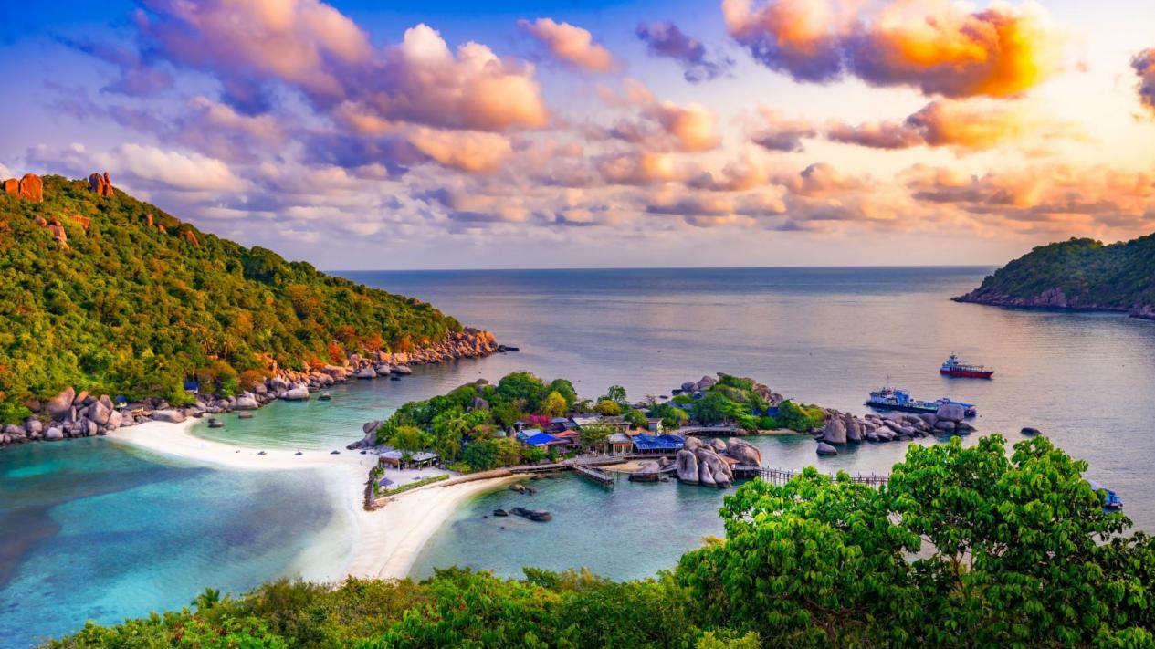 潜入沙特红海秘境，解锁藏在沙漠里的"马尔代夫"