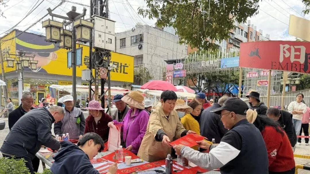 昆明市各级工会开展元旦春节送温暖走访慰问活动（四）