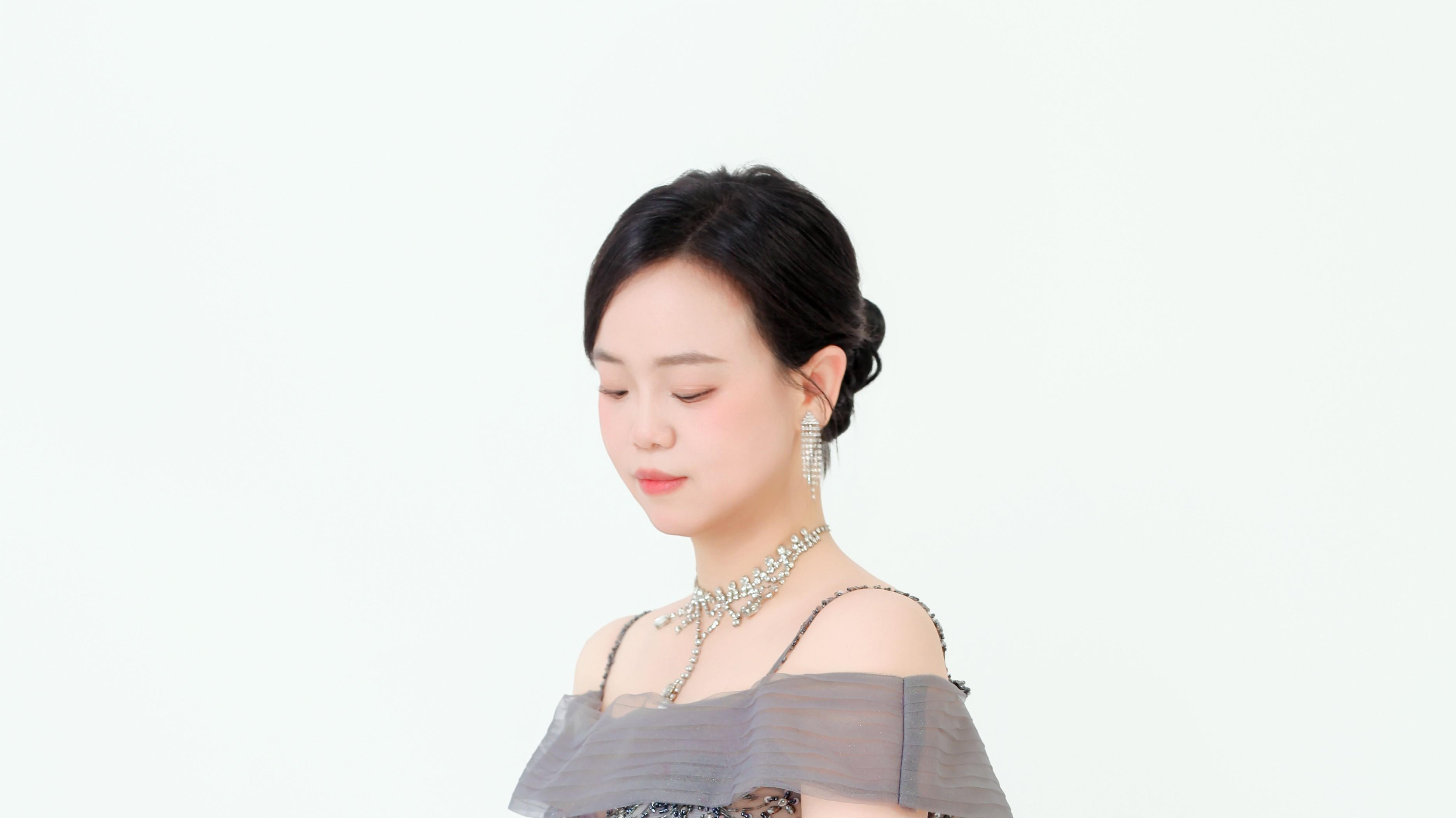 Nancy｜多面气质，一眼沦陷