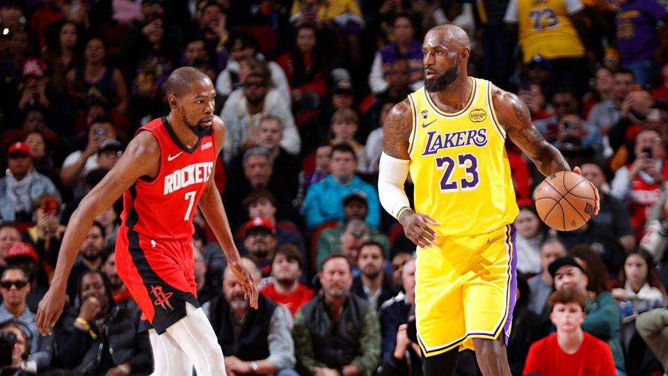 詹姆斯赢下第20场詹杜对决！18+5+5太全面 杜兰特7失误吃一级恶犯