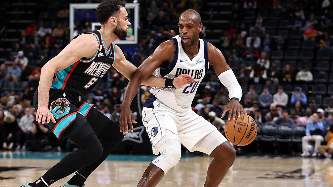 拒绝被灰熊四杀，终结8连败！米德尔顿替补狂轰35分，加福德22+14