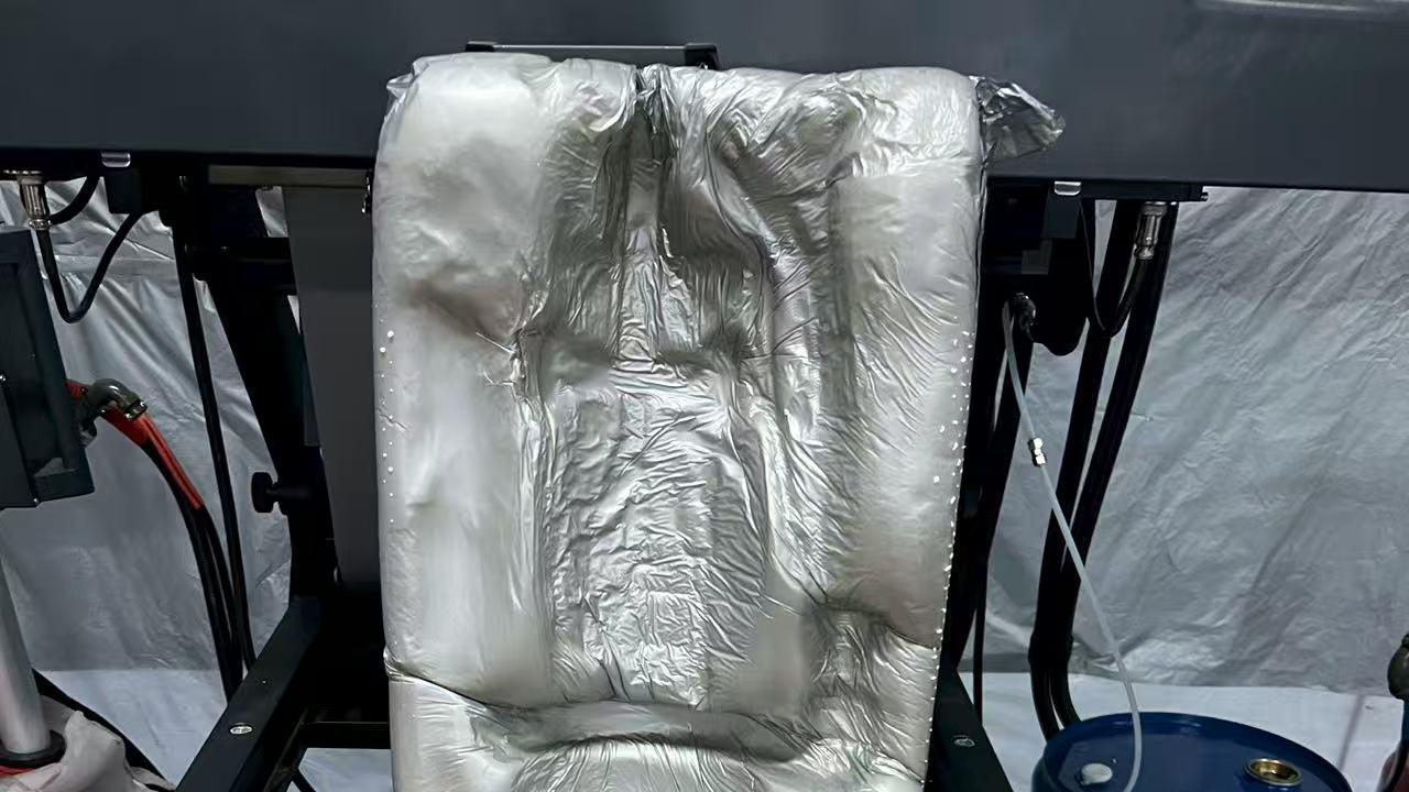 跨境物流货损率高达5%？聚氨酯发泡包装正在拯救出海卖家！