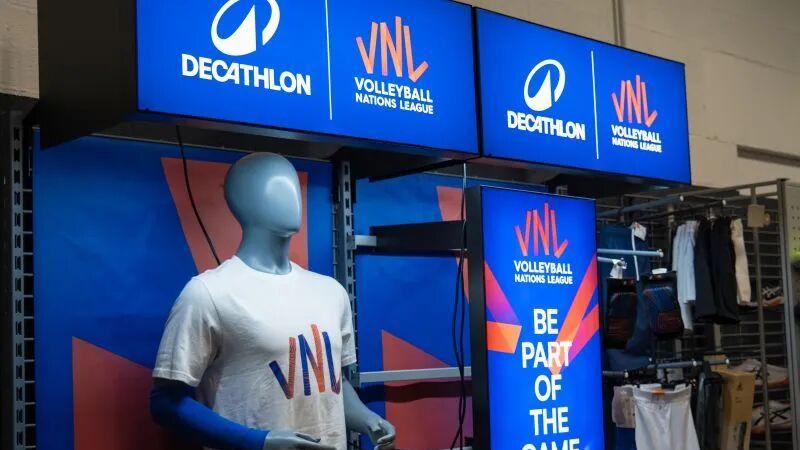 国际排联与迪卡侬合作 推动世联赛发展 联名商品上架范围包括中国