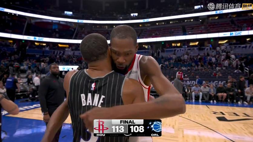 火箭险胜！杜兰特40+8+3，赛后阿杜走过去，一把抱住谢泼德