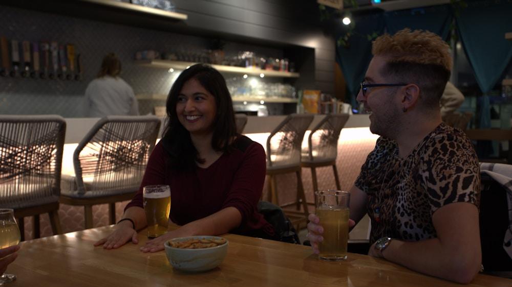 见了那位爱晒朋友圈的同学后，我终于看懂中年人的累