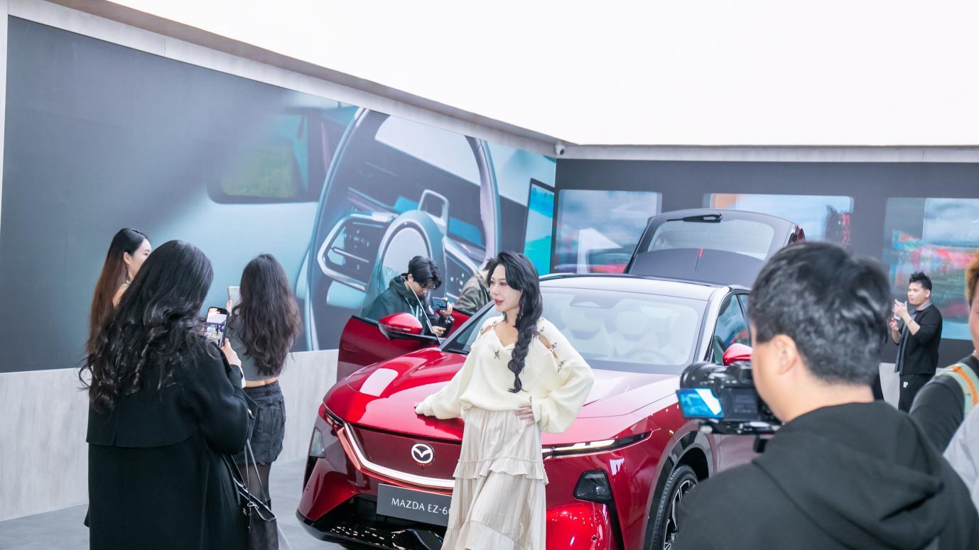 EZ-60与NX8同台：家用新能源SUV的两种答案