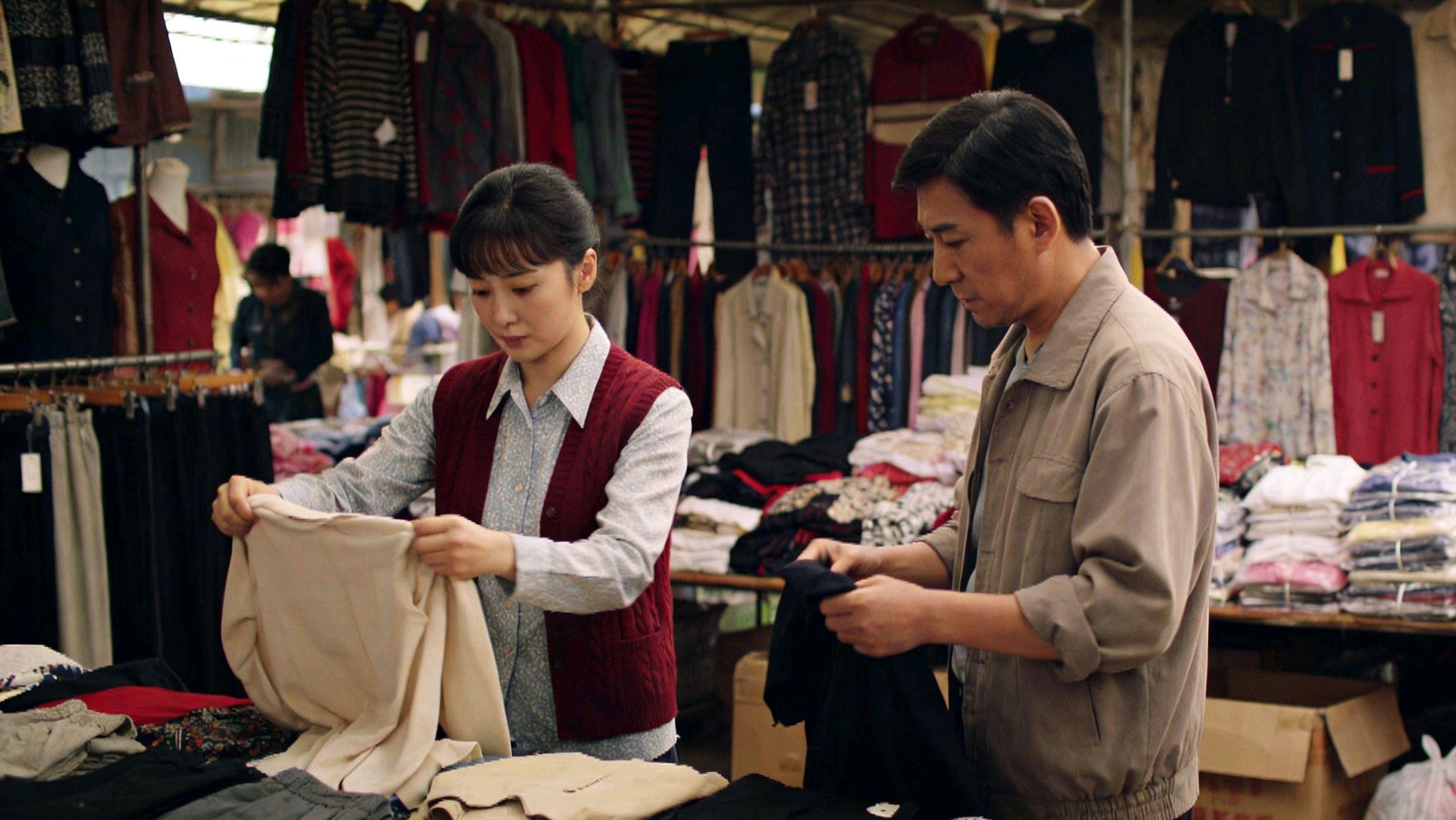 情感故事：我老公把自己当皇帝养几十个女人，还说有钱就该这样活