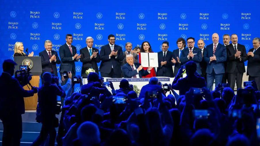 特朗普的达沃斯“滑铁卢”后狂发80条帖：成为世界眼中的“困兽”