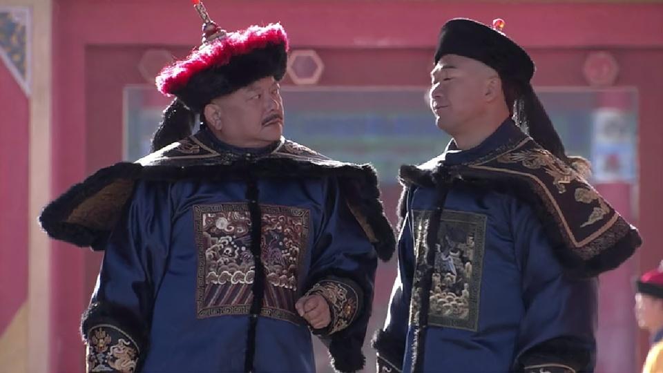 和珅和纪晓岚谁的官大？